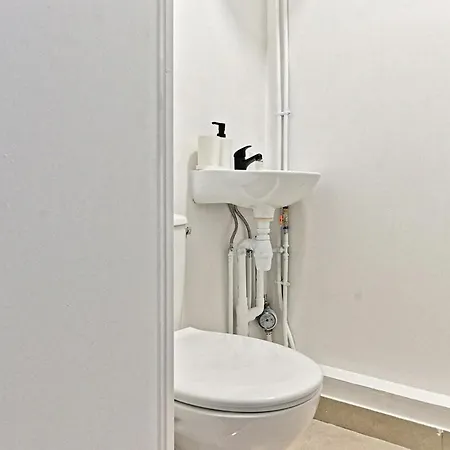 Situé Dans Le 11ème Arrondissement *